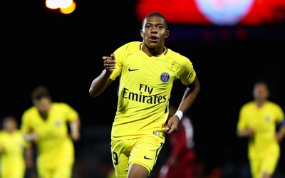 四喜娱乐快讯-内马尔参加扑克比赛趣闻