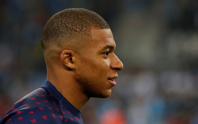 四喜娱乐精华-凯恩点球绝杀热刺球迷心碎一地