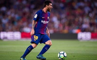 四喜娱乐热评-劳塔罗头球攻门偏出